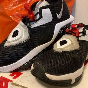 NIKE  3Y Lebron Soldier XIV Sneakers